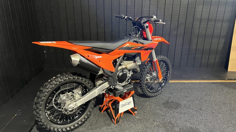 2025 KTM 250SX-F IN STORE NOW!62865830243201111