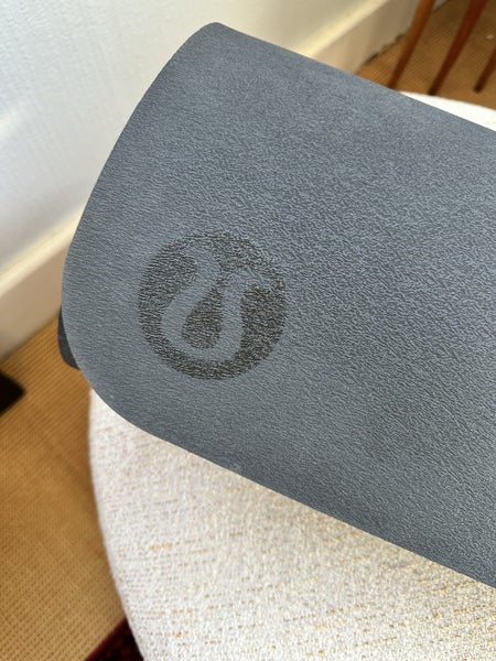 Lululemon yoga mat Carousel 3