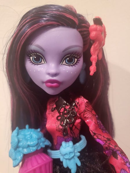 gloom and bloom jane boolittle Carousel 1
