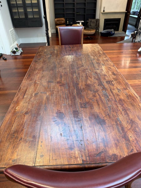 Dining table & 8 Chairs.62854316152579111