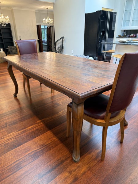 Dining table & 8 Chairs.628543161525791117