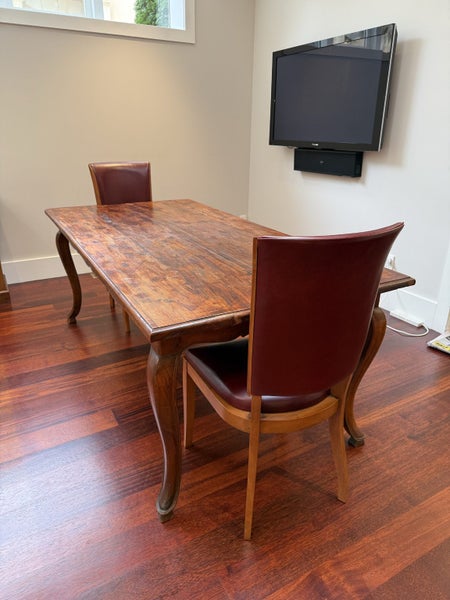 Dining table & 8 Chairs.62854316152579114