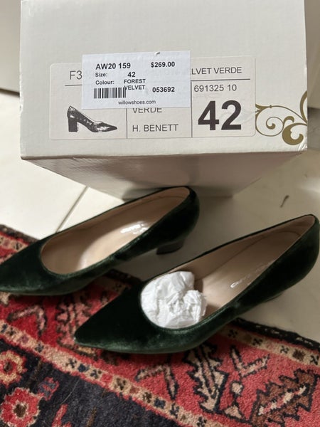 Green Velvet Shoes Carousel 2