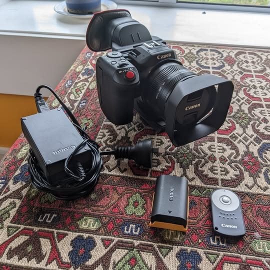 Canon XC10 4K + LP-E6N Battery, Charger & Remote—Excellent Condition! Carousel 1