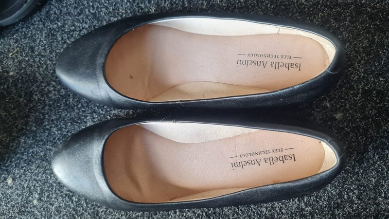Isabella Anselm Ballet flats Carousel 1