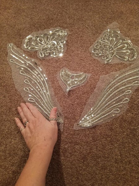 STUNNING SILVER SET OF SEQUIN EMBELLISHMENTS Carousel 2