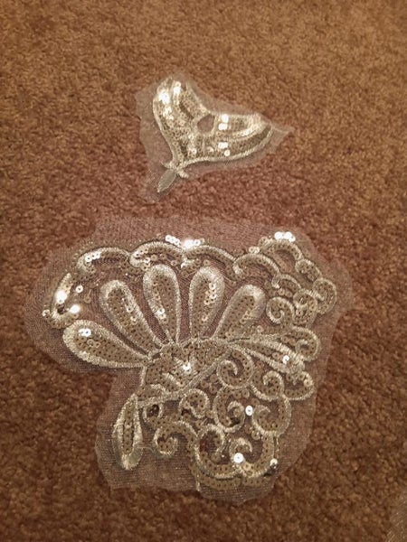 STUNNING SILVER SET OF SEQUIN EMBELLISHMENTS Carousel 9