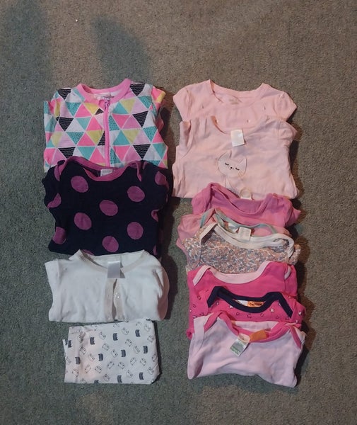 Bulk baby clothes 6-12months 12 items Carousel 1