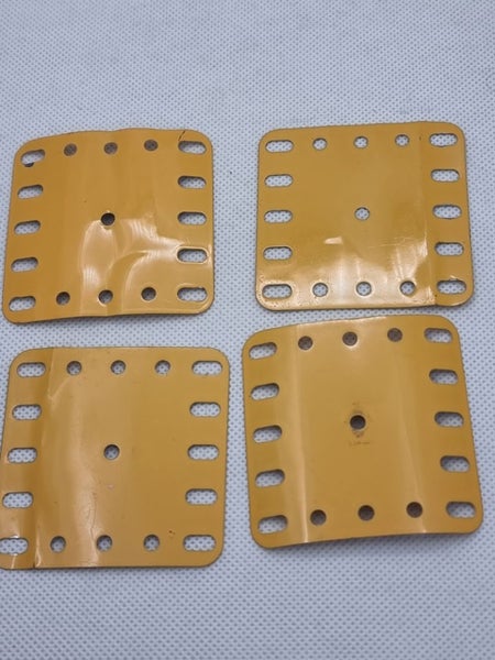 X4 Meccano Flexible Plates #194a Carousel 1