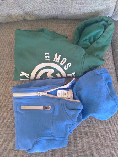 2 x boys good quality jumpers size 4 years Carousel 1