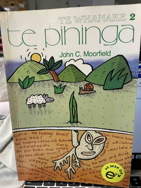 Te Whanake 1 & 2 Te Kakano and Te Pihinga by John C Moorfield (2 text books) Carousel 2