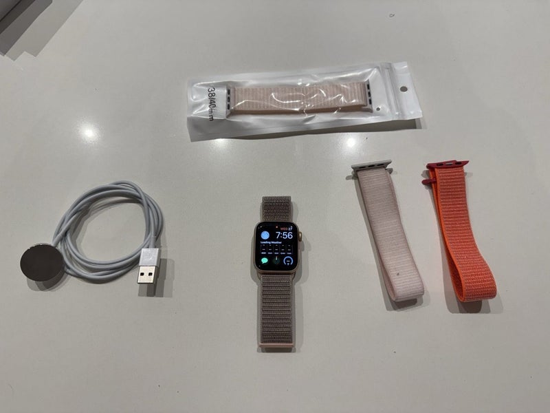 Apple Watch Series 4 40mm GPS *$1 RESERVE* Carousel 1