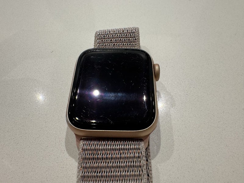 Apple Watch Series 4 40mm GPS *$1 RESERVE* Carousel 2