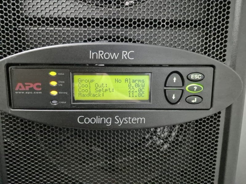 APC InRow 42U 300mm cooling unit Carousel 8