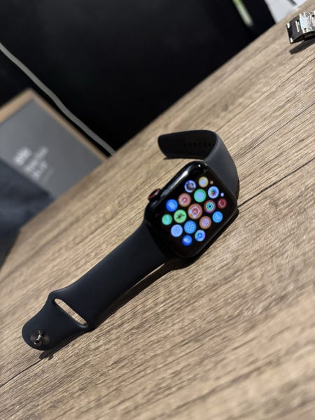 Apple Watch SE 2nd Gen 40mm (GPS + Cellular) Aluminium – $1 Reserve Carousel 1