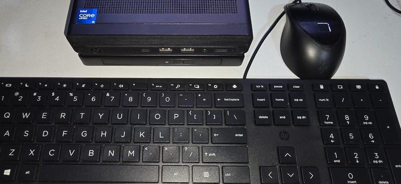 HP EliteDesk 800 G8 mini i5-11600, 16GB, Win11 Pro Z24i Monitor plus extras62863848104322113