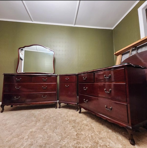Queen Ann bedroom set, 4pc Carousel 2