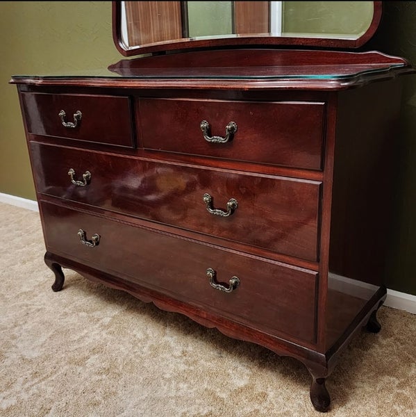 Queen Ann bedroom set, 4pc Carousel 7