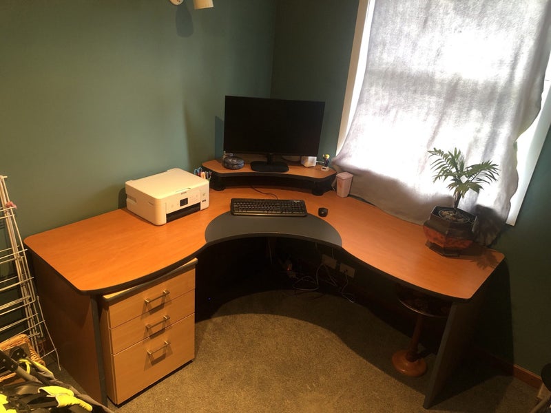 Large computer desk Carousel 2