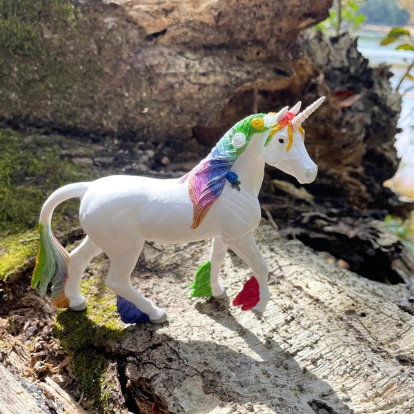 Safari Ltd Rainbow Unicorn Carousel 2
