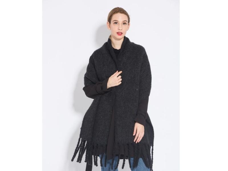 Women's Winter Warm Cashmere Shawl Scarves With Long Tassels Carousel 1