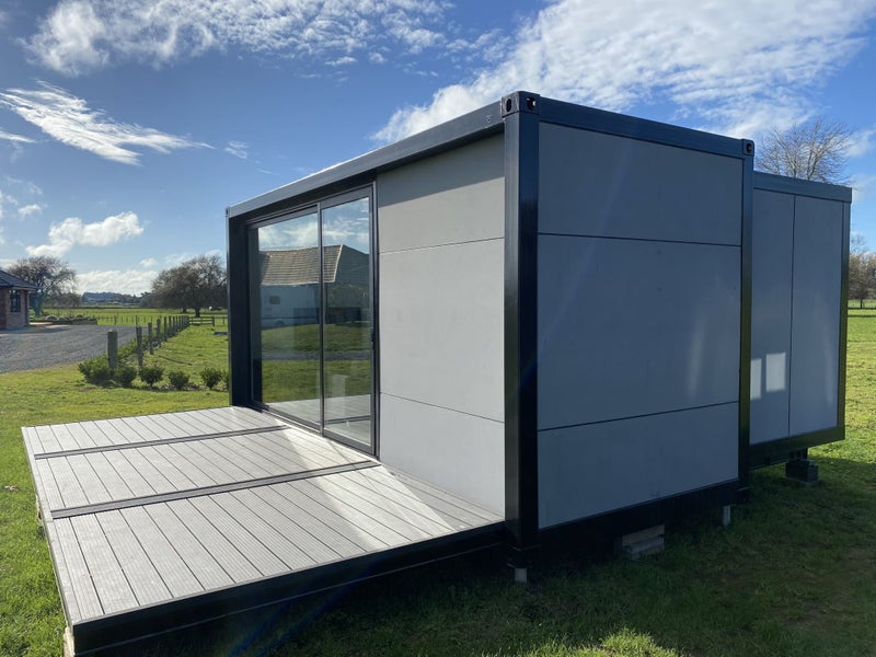 Incredible unit under 30sqm - with folding deck included! Carousel 1