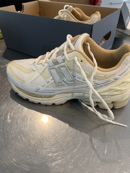 New Balance M1906 Carousel 1
