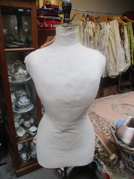 Vintage Female Bust - Dress Makers Chil Daw - SH 169 Carousel 1