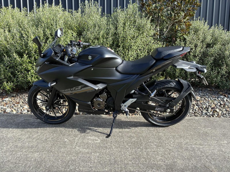 2025 Suzuki GSX250FR62867853547394111