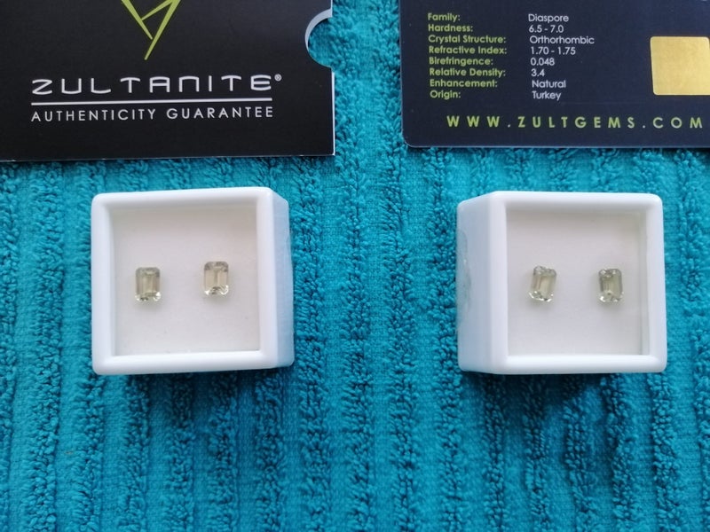 1.25CT each Mystical Zultanite® Precious Kiwi Green Gem Carousel 2