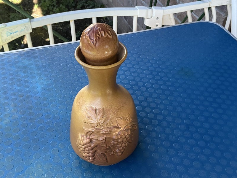 Dianna Nefertiti stoneware Wine decanter Carousel 2