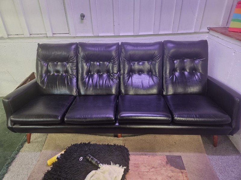 Retro leather 4 seater sofa & matching armchair628543163349781126