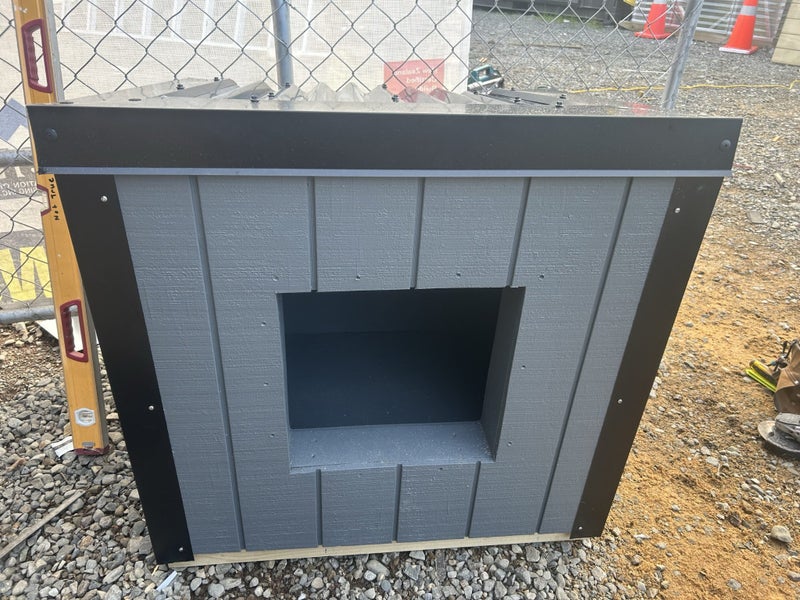 Insulated dog kennel Carousel 1