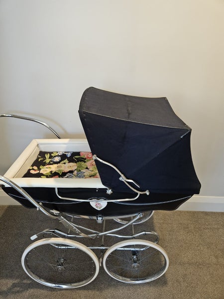 SILVER CROSS Pram Navy with Rose detail62979521179395113