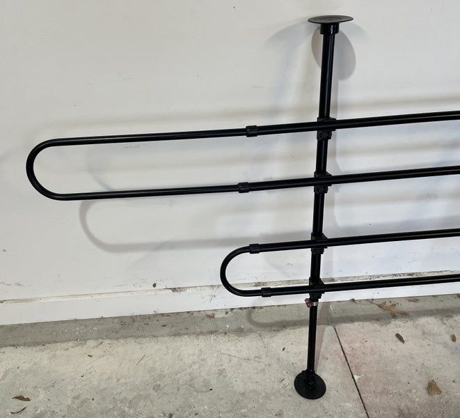 Dog cargo barrier - adjustable Carousel 2