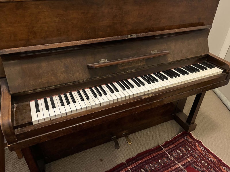 Thurmer Upright Piano Carousel 1