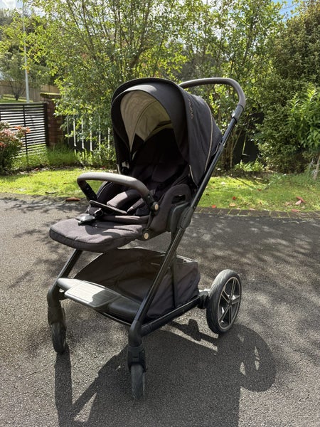 Nuna MIXX Next Stroller Carousel 1