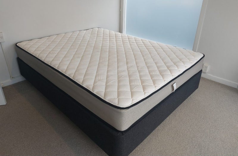 Queen mattress and base628668510983701128