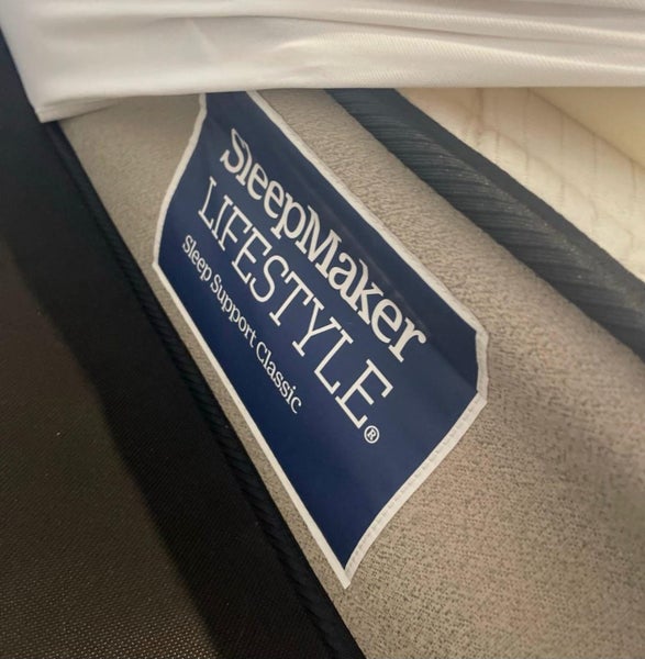 Queen mattress and base62866851098370111