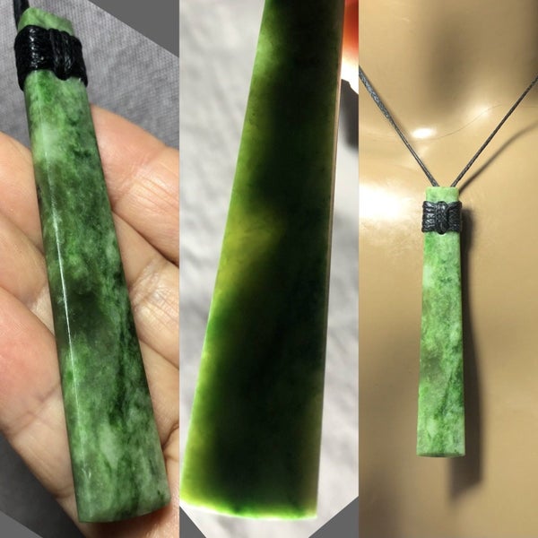 CRAZY 1 DAY AUCTION: 8.6cm Greenstone Toki Pendant, $1 Reserve Carousel 1