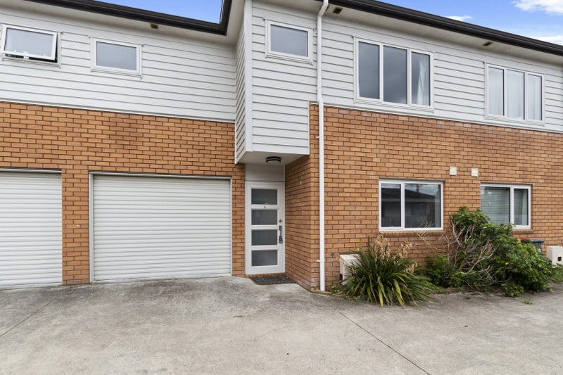 Image 1 of 20