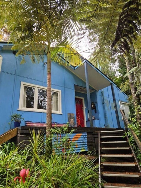 Image 1 of 20