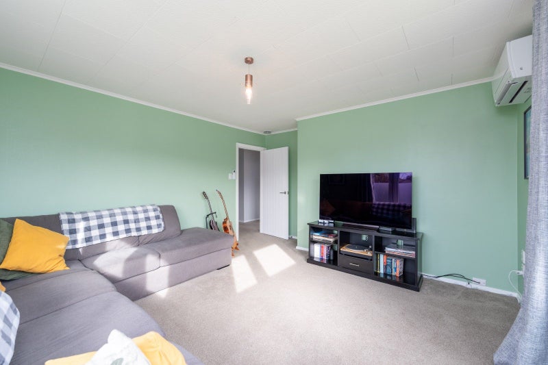 Image 3 of 20