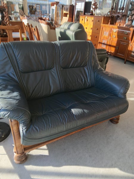 1285 RETRO LEATHER OAK FRAME 2 SEATER COUCH Carousel 2