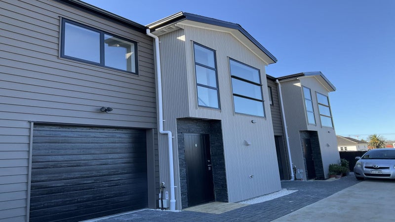 Image 1 of 20