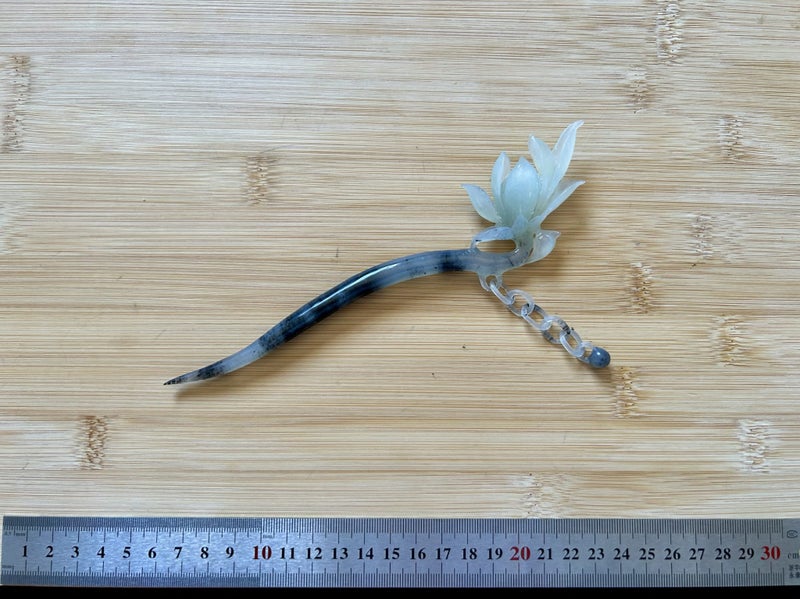 Jade hairpin Carousel 1