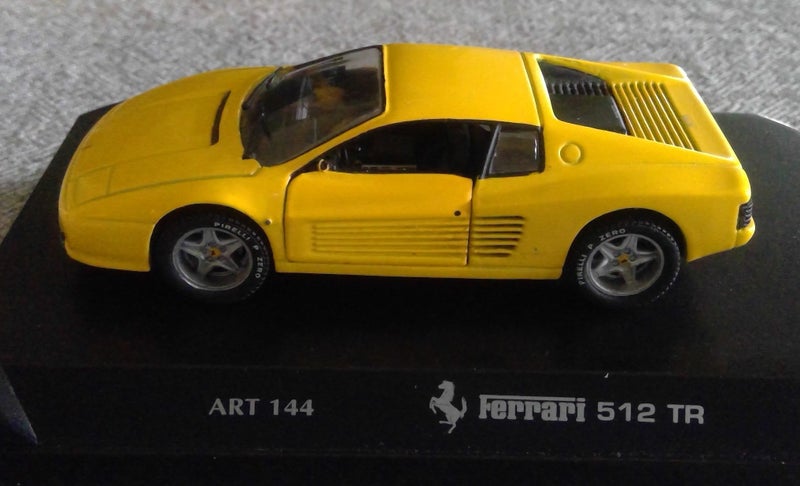 Ferrari F512 TR 1:43 Scale. Carousel 1