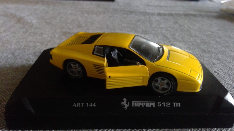 Ferrari F512 TR 1:43 Scale. Carousel 5