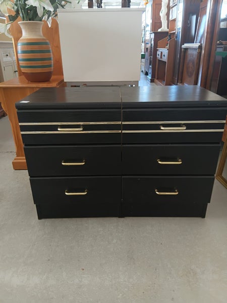 1294 PAIR OF BEDSIDES Carousel 1