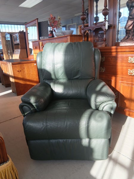 1295 LEATHER RECLINER Carousel 2